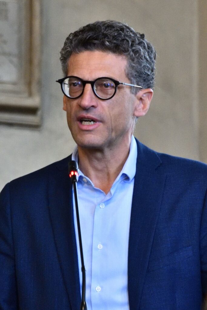 Il sindaco di Pistoia Giovanni Capecchi durante i saluti